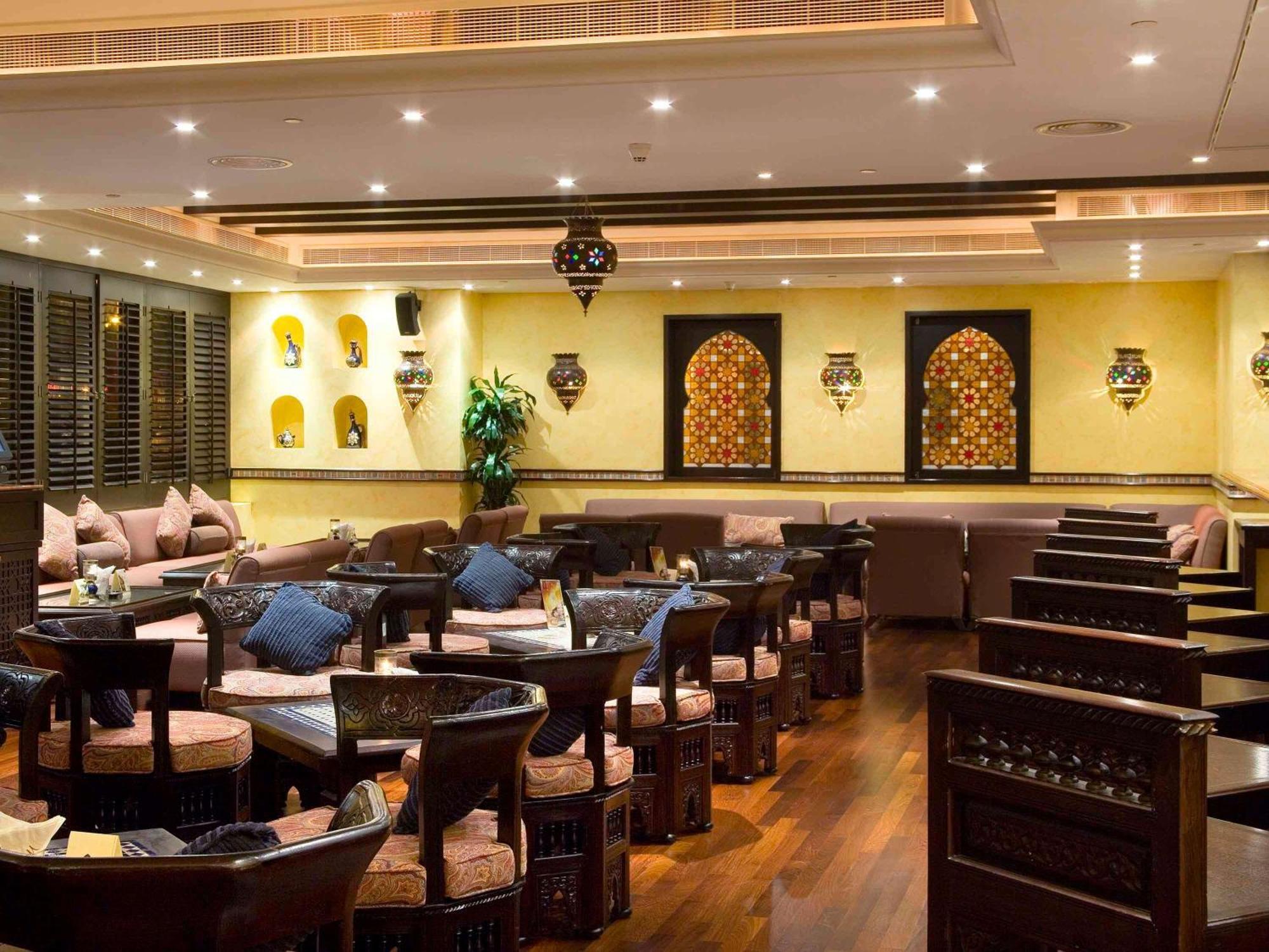 Mercure Grand Hotel Seef - All Suites Manáma Exteriér fotografie